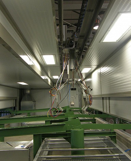 Beschichtungsautomat mit Rohrf&ouml;rderstation